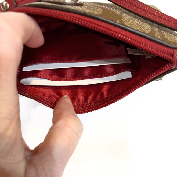 NWT Coach Khaki/Red Peyton Signature Small Wristlet - Picture 10 of 14